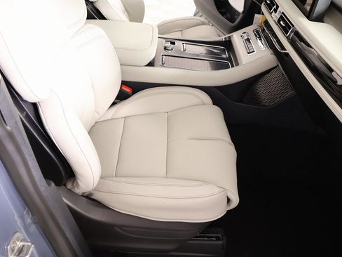 New 2026 Lincoln Aviator Reserve image 13