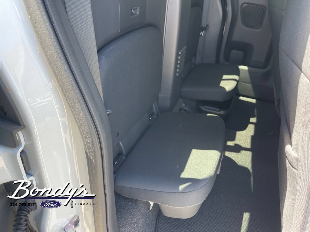 Used 2025 Nissan Frontier SV RWD image 16