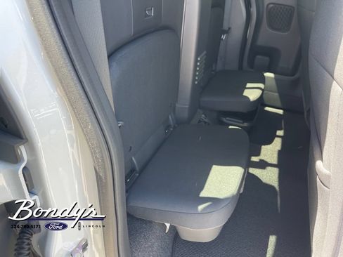 Used 2025 Nissan Frontier SV RWD image 16