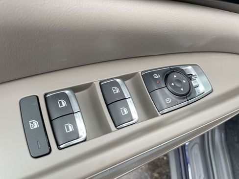 Used 2026 Kia Carnival FWD image 40