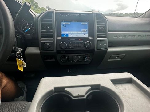 Used 2017 Ford F350 XL w/ Power Equipment Group AWD/4WD image 16