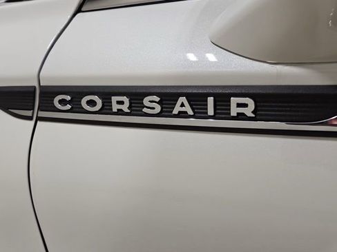 Used 2023 Lincoln Corsair Reserve w/ Rear Removable Package Tray AWD/4WD image 29