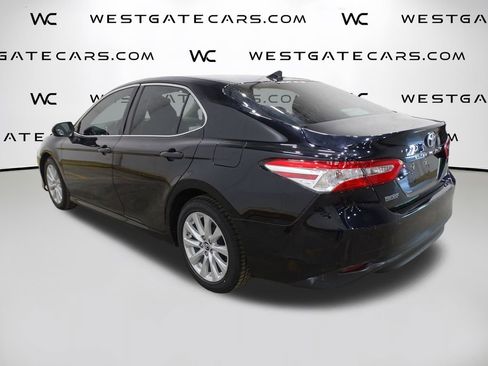 Used 2019 Toyota Camry LE image 5