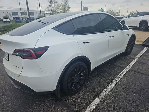 Used 2023 Tesla Model Y Long Range AWD/4WD image 4