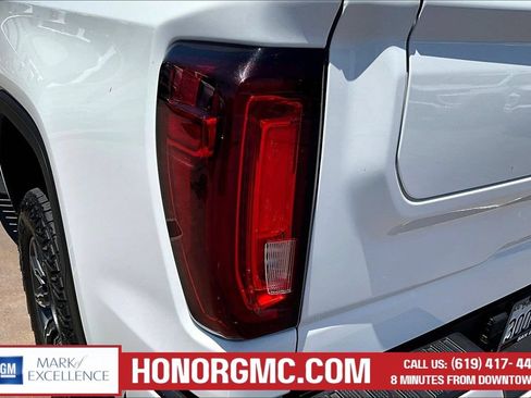 Used 2024 GMC Sierra 1500 AT4 w/ Technology Package AWD/4WD image 21