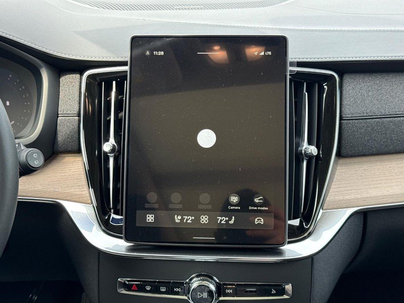 New 2027 Volvo XC90 B6 Plus AWD/4WD image 9