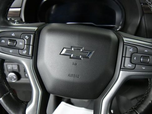 Used 2022 Chevrolet Suburban Z71 w/ Z71 Off-Road Package image 2