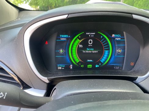 Used 2017 Chevrolet Volt LT w/ Comfort Package FWD image 12