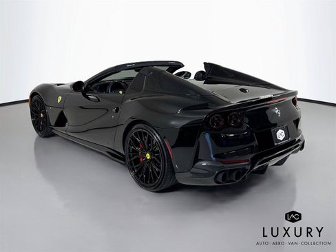 Used 2021 Ferrari 812 GTS RWD image 8