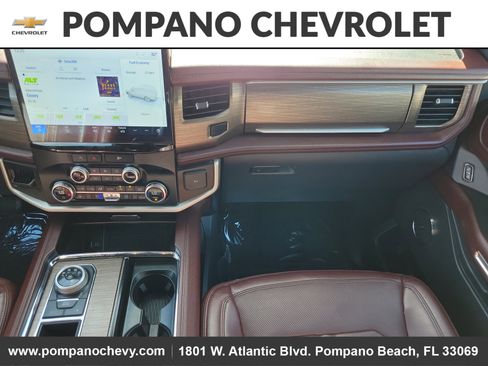 Used 2023 Ford Expedition Limited image 16
