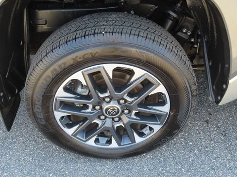 Used 2023 Toyota Tundra Limited AWD/4WD image 16