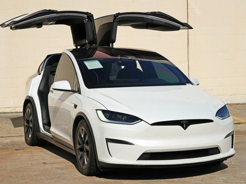 Used 2024 Tesla Model X AWD/4WD image 58