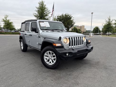 Used 2023 Jeep Wrangler Unlimited Sport AWD/4WD image 2