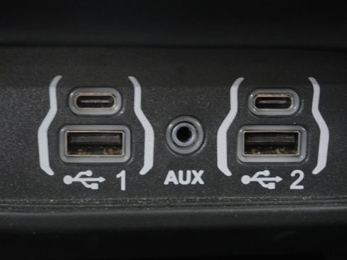 Used 2025 Chrysler Pacifica Select FWD image 21