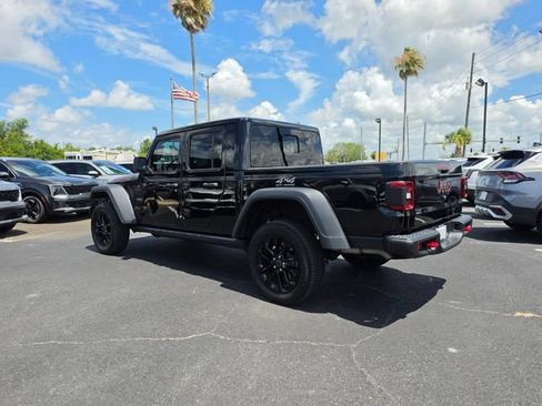 Used 2022 Jeep Gladiator Rubicon w/ LED Lighting Group AWD/4WD image 11