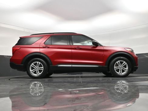 Used 2023 Ford Explorer XLT w/ Equipment Group 202A RWD image 25