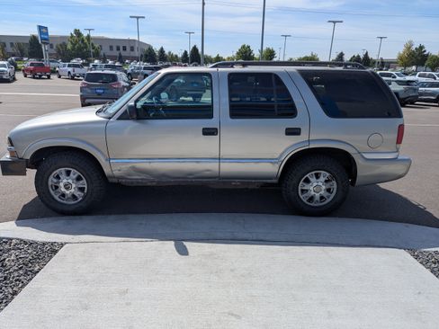 Used 2001 GMC Jimmy SLT w/ SLT Luxury Equipment Group AWD/4WD image 9