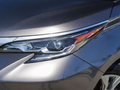 Certified 2024 Toyota Sienna Platinum FWD image 2