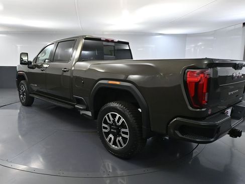 Used 2022 GMC Sierra 2500 AT4 w/ AT4 Premium Plus Package AWD/4WD image 9