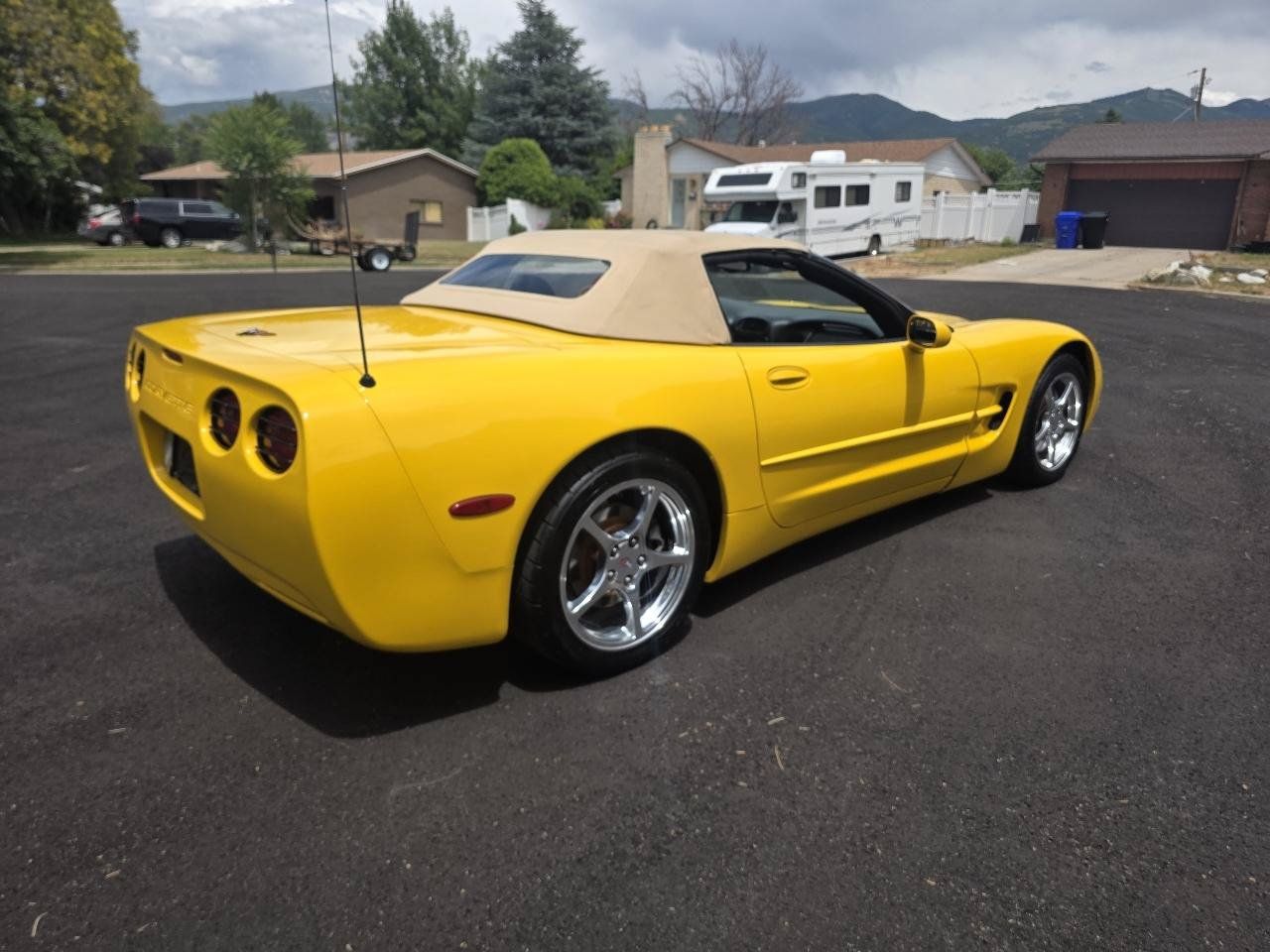 Used 2002 Chevrolet Corvette Convertible w/ Preferred Equipment Group2 RWD image 8