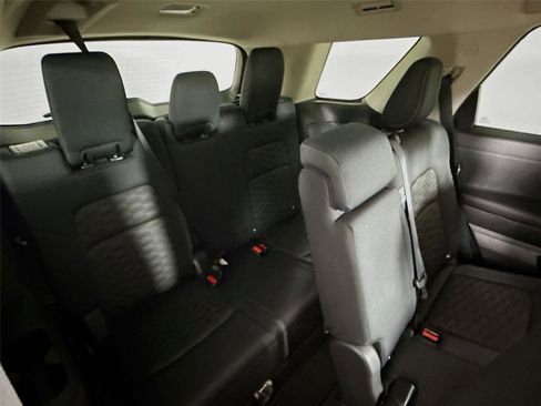 Used 2025 Nissan Pathfinder S AWD/4WD image 25