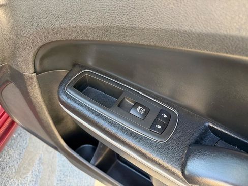 Used 2019 Chrysler 300 S w/ 300S Premium Group RWD image 22