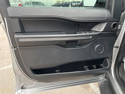 Used 2020 Ford Expedition XLT w/ Equipment Group 201A image 10