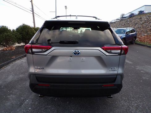 Used 2022 Toyota RAV4 XLE image 11