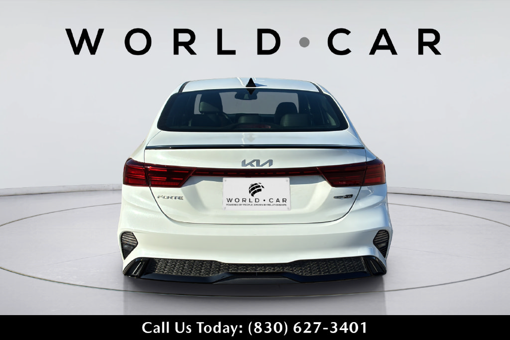 Used 2024 Kia Forte GT-Line w/ GT-Line Premium Package FWD image 4