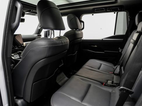 Used 2025 Lexus GX 550 w/ Accessory Package (2T) AWD/4WD image 38