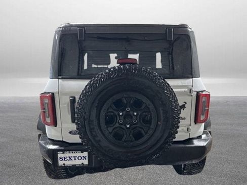 Used 2023 Ford Bronco Wildtrak image 9