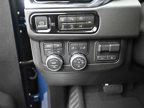 New 2026 GMC Yukon XL Denali w/ Denali Reserve Package image 11