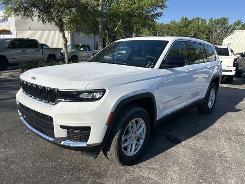 New 2026 Jeep Grand Cherokee L Laredo RWD image 3