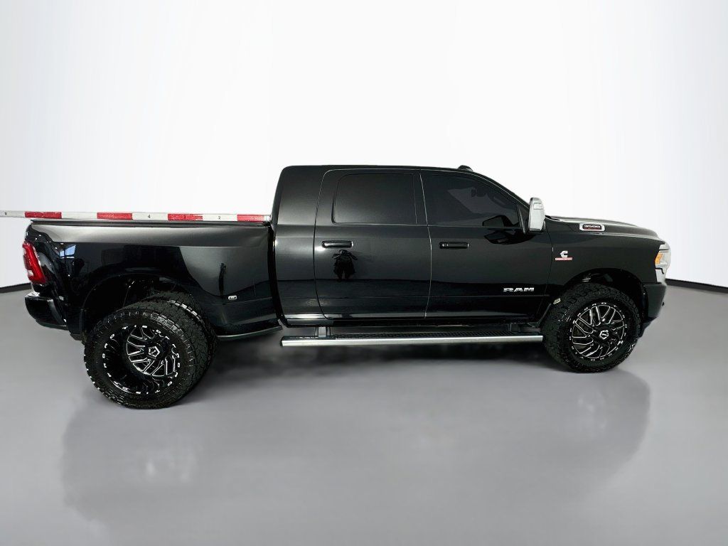 Used 2024 RAM 3500 Laramie AWD/4WD image 8