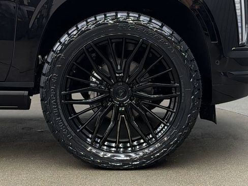 Used 2026 Cadillac Escalade Platinum Sport AWD/4WD image 9