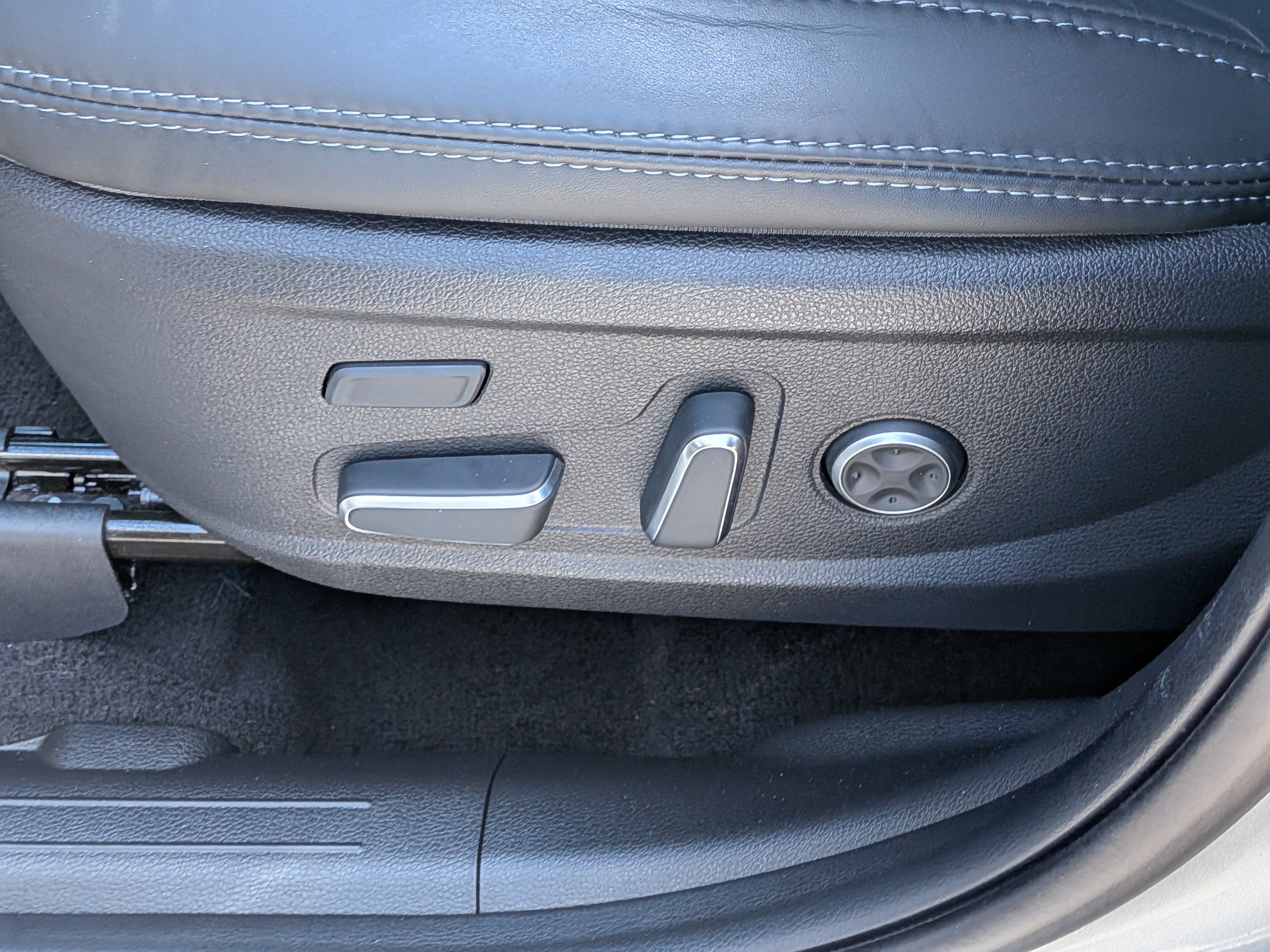 Used 2023 Hyundai Santa Fe Calligraphy FWD image 22