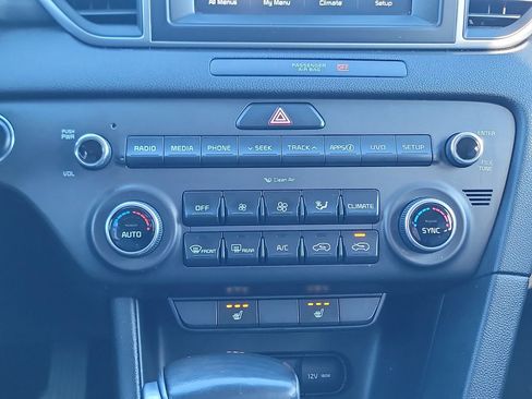 Used 2017 Kia Sportage EX image 18