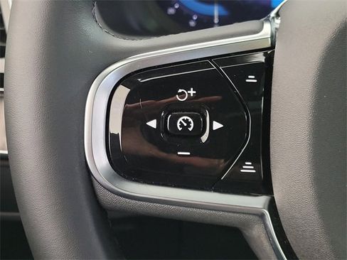 Certified 2024 Volvo XC90 B6 Ultimate w/ Lounge Package image 36