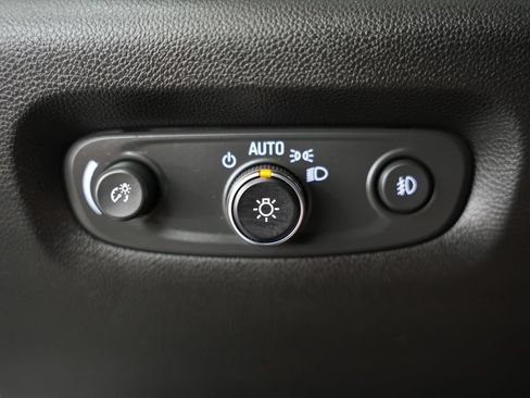 Used 2018 Chevrolet Traverse Premier AWD/4WD image 55