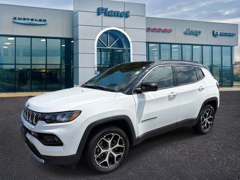 Used 2024 Jeep Compass Limited AWD/4WD image 4