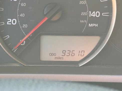 Used 2015 Toyota RAV4 LE image 22