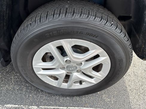 Used 2018 Jeep Compass Sport w/ Cold Weather Group image 13