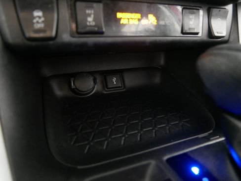 Used 2022 Toyota RAV4 XLE image 30