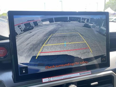 Used 2025 Toyota Tacoma TRD Sport image 26