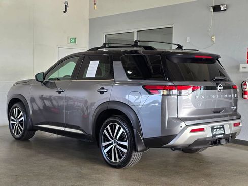 Used 2025 Nissan Pathfinder Platinum AWD/4WD image 6