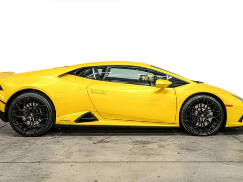 Used 2021 Lamborghini Huracan EVO RWD image 40