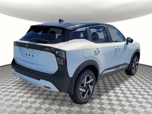 New 2025 Nissan Kicks SV image 5