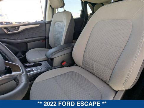 Used 2022 Ford Escape SE w/ SE Sport Appearance Package image 20