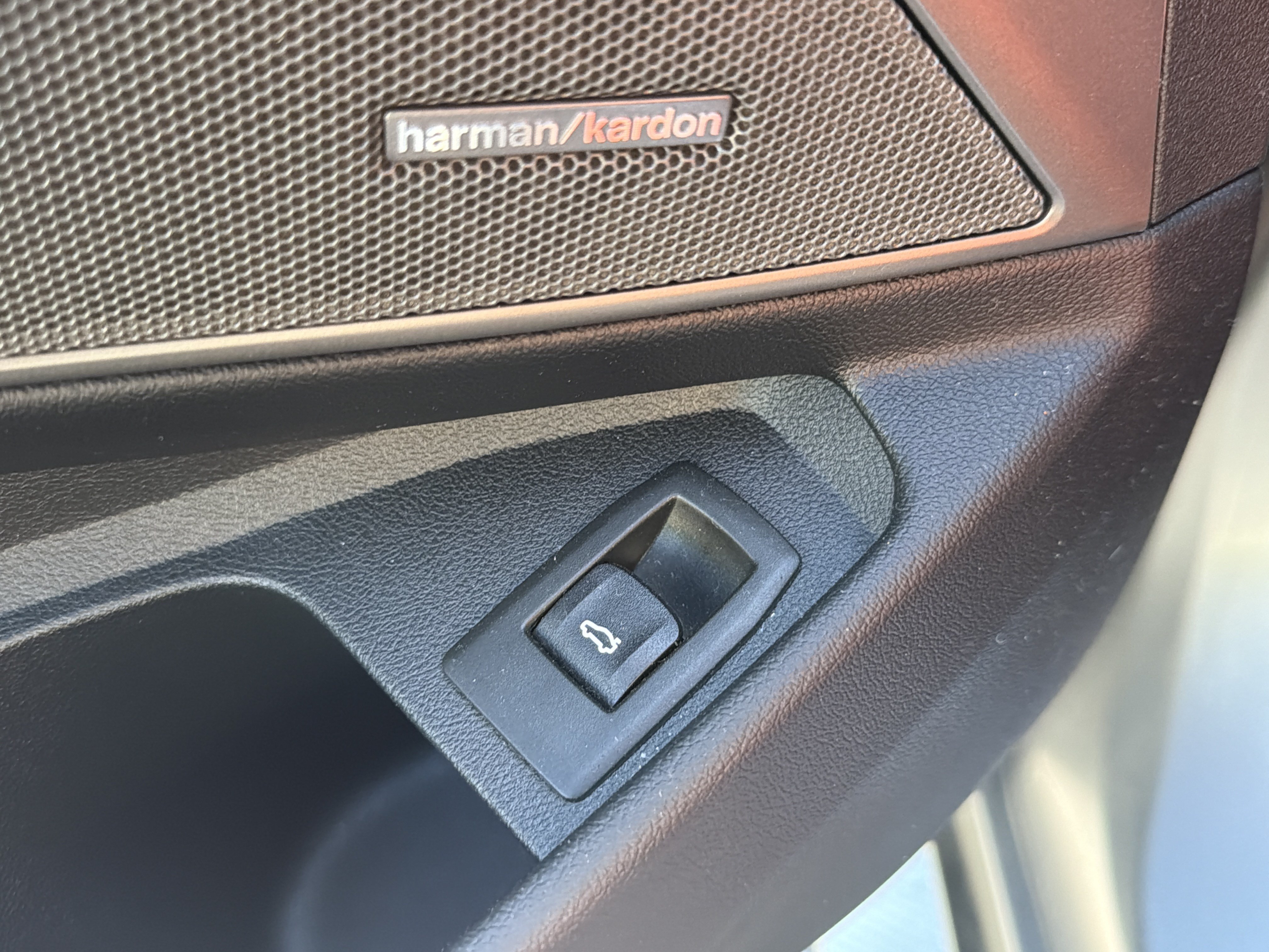 Used 2024 BMW M3 w/ M Carbon Exterior Package RWD image 26