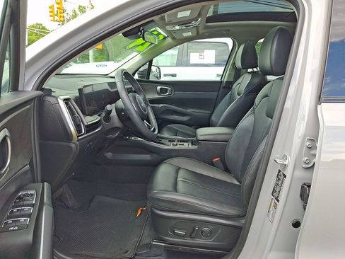 Certified 2024 Kia Sorento X-Line EX AWD/4WD image 3